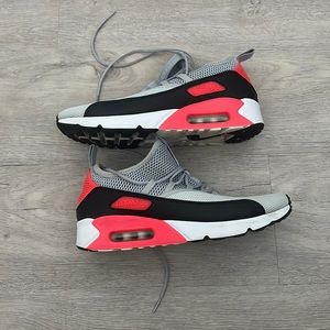 Nike Mens Air Max 90 EZ  

Pure Platinum/Wolf Grey/Black/Infrared 

AO1745-002